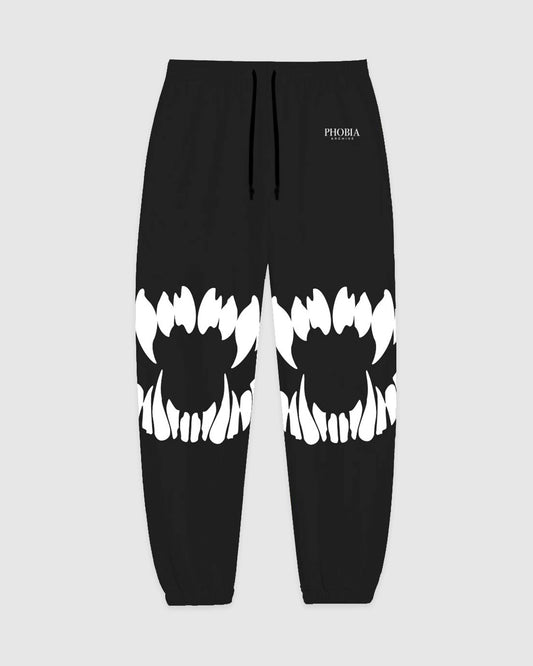 BLACK PANTS WITH WHITE MOUTH PRINT